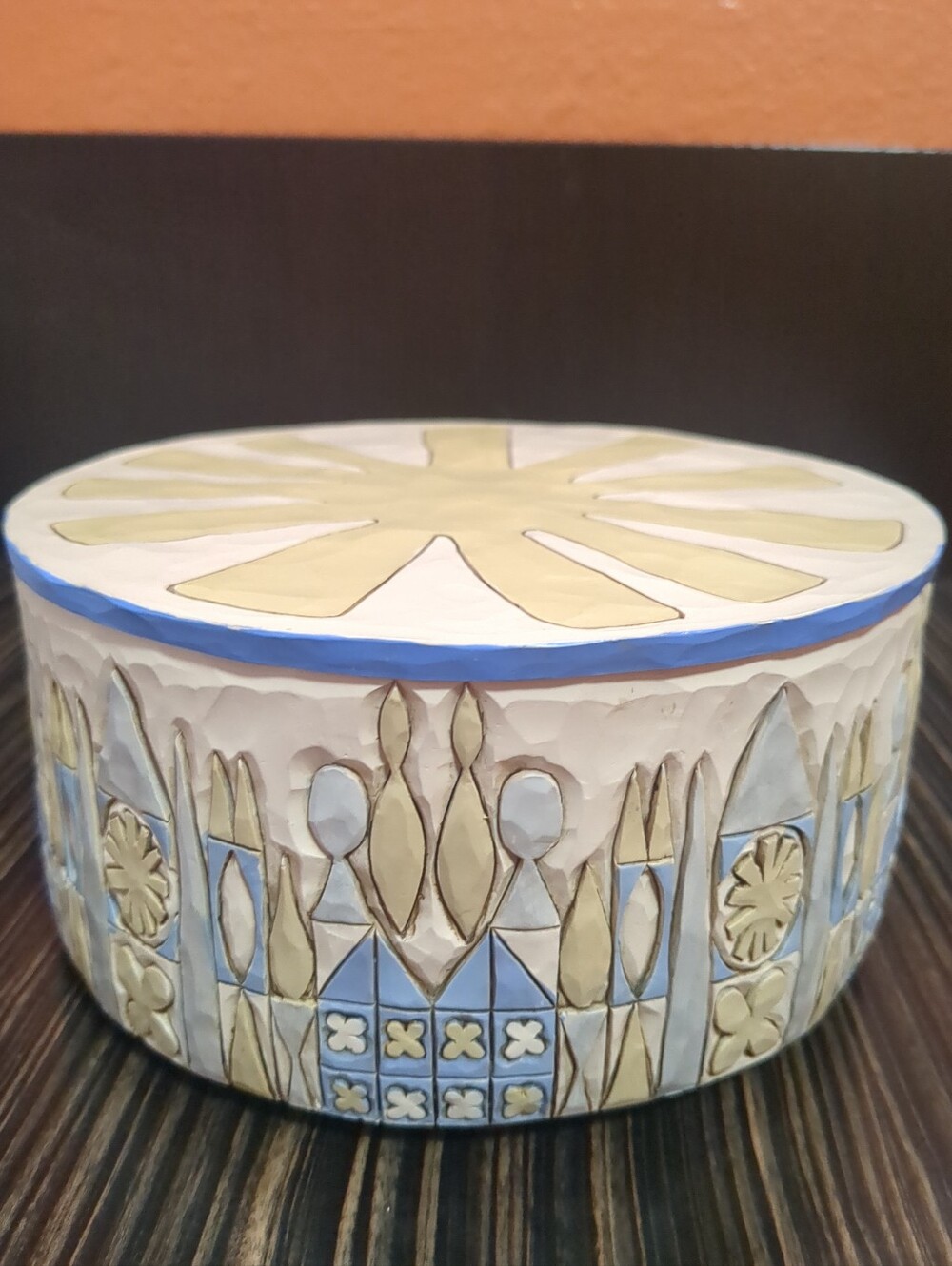 Jim Shore Disney Traditions It's A Small World Sonata Musical Displayer Base - Picture 3 of 6